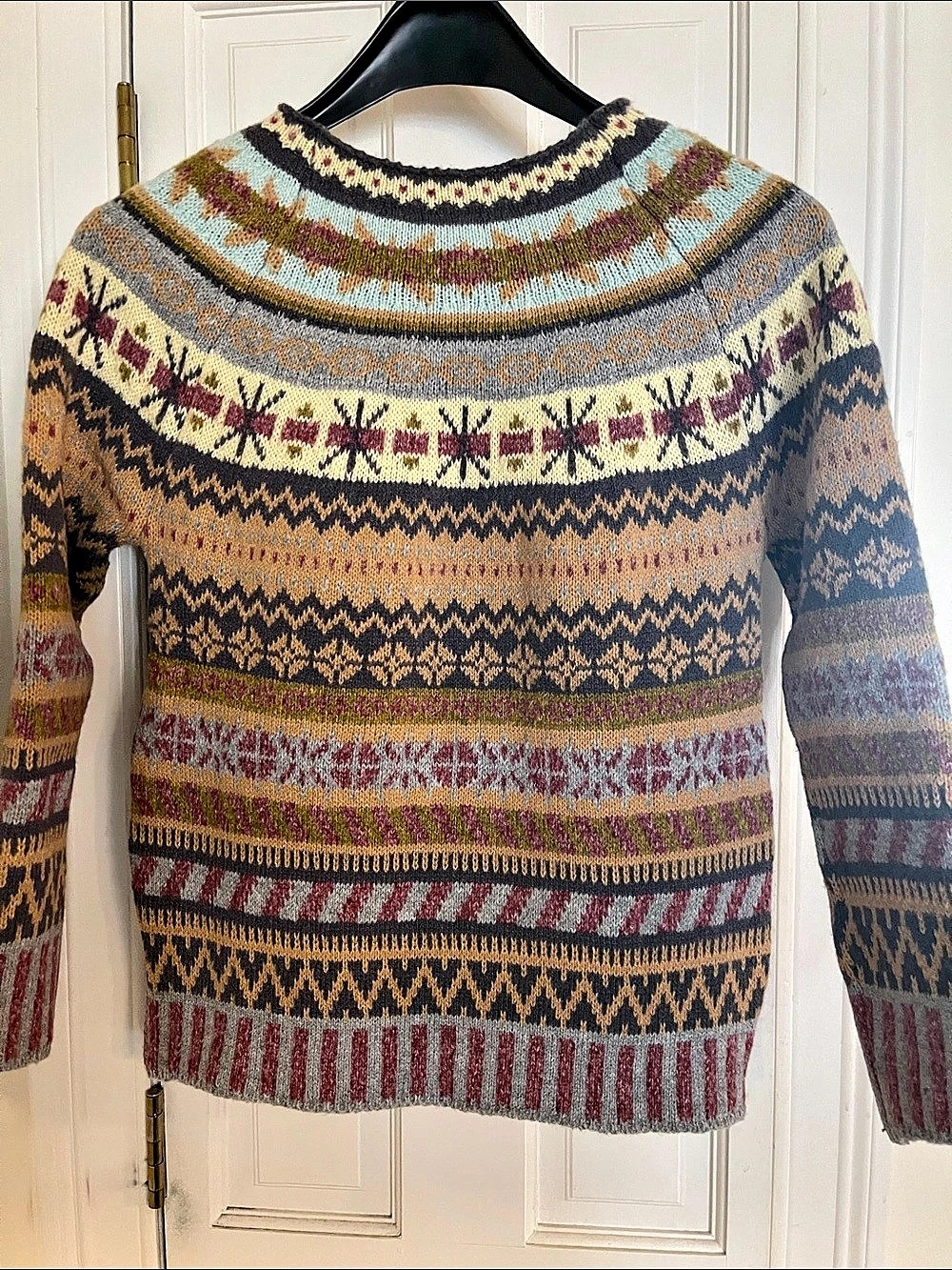 Fair Isle Geometric Sweater in Multicolor Size Medium
